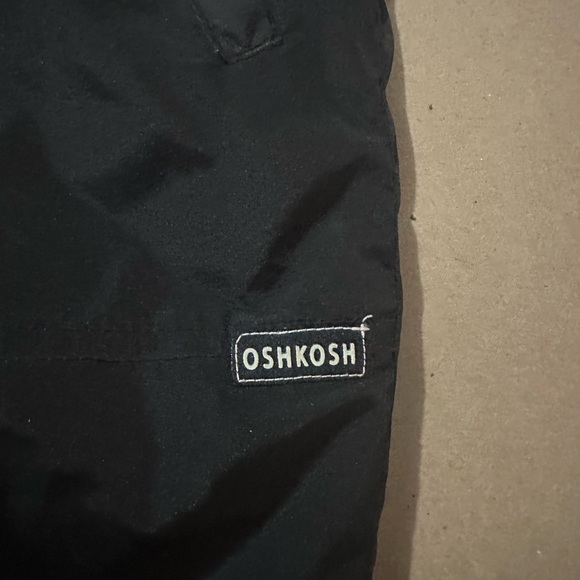 OSHKOSH B’GOSH
SNOW PANTS WITH SUSPENDERS
SIZE 3T
BLACK - Picture 3 of 3